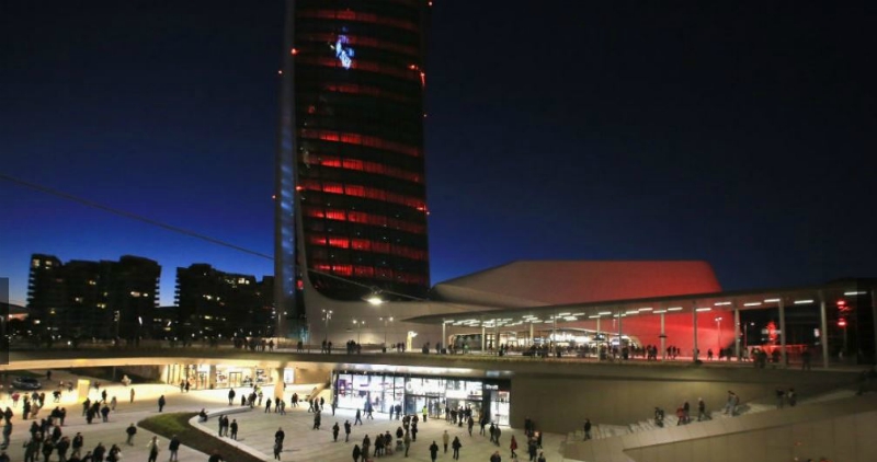 The night of Milan lighted up by the lasers of “Hadid” Tower at the opening of Citylife Shopping District